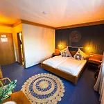 Hotel Guelser Weinstube 3*