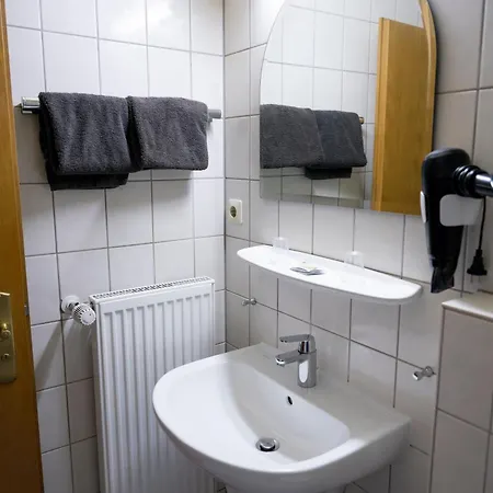 Guelser Weinstube Szálloda 3*