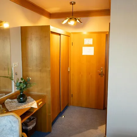 Hotell Guelser Weinstube 3*