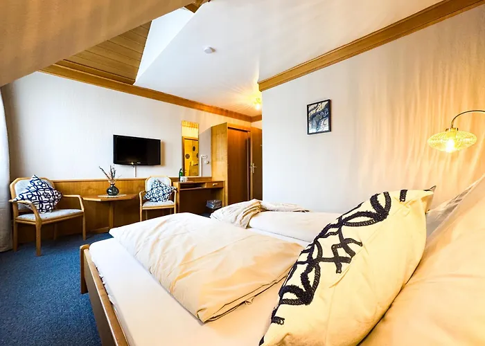 Hotel Gülser Weinstube 3*